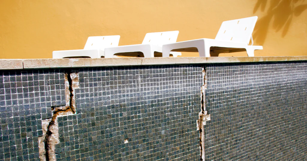 Pruebas caseras para confirmar si hay una fuga en tu piscina